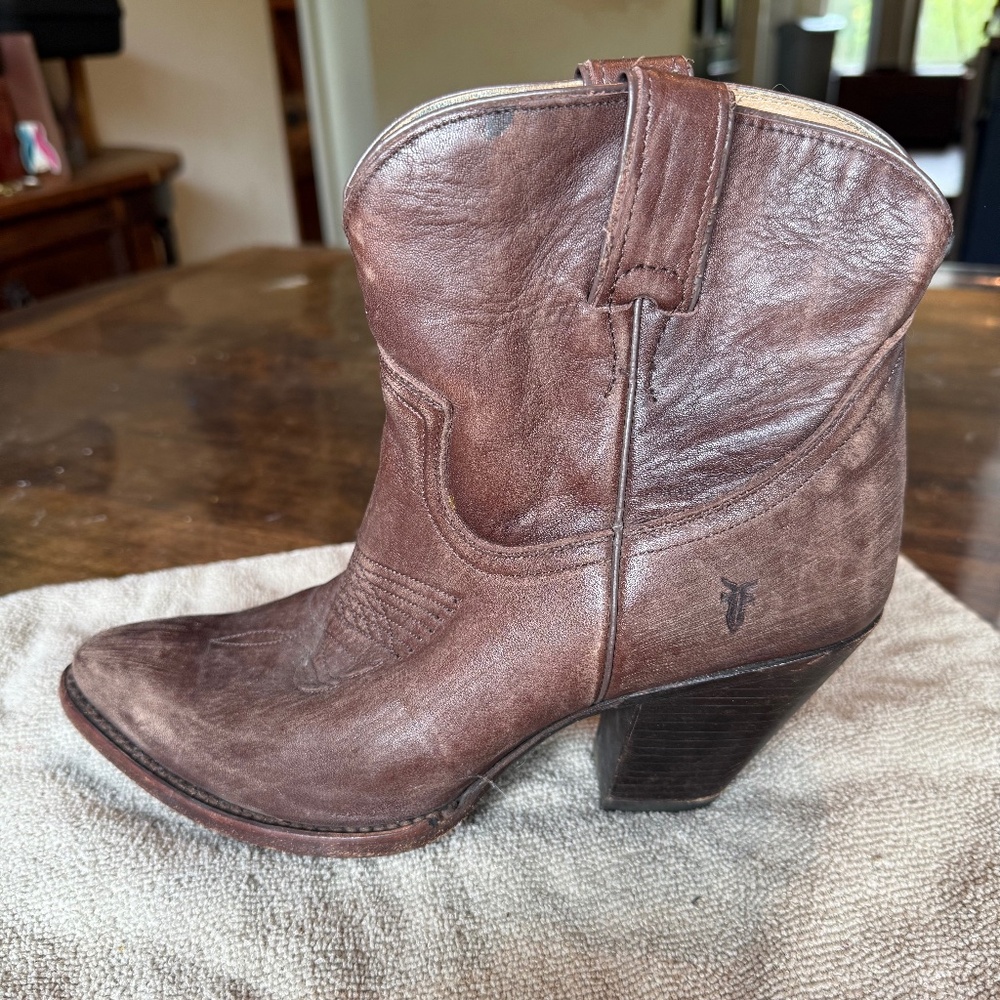 Vintage Frye ankle boots high heel 9 Women’s